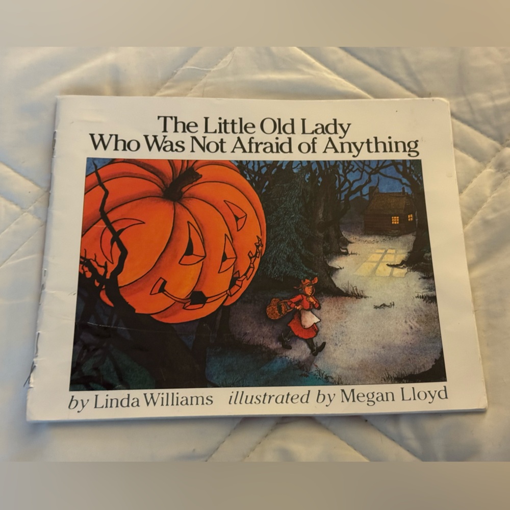 The Little Old Lady Who Was Not Afraid of Anything Book / Paperback